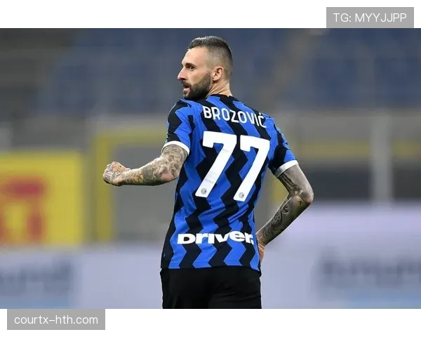 恰尔汗奥卢与巴雷拉配合