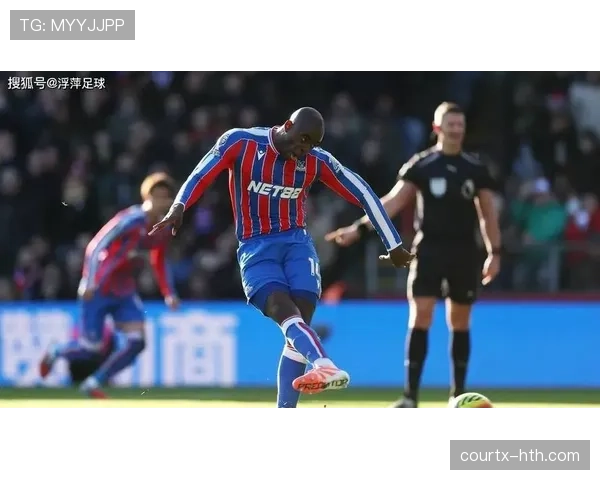 点球判罚争议背后:VAR如何左右关键时刻裁判决断 点球判罚争议背后:VAR如何左右关键时刻裁判决断