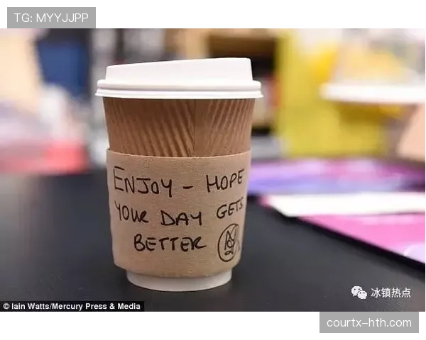 西蒙·拜尔斯早餐那杯咖啡能顶我一个月房租，活生生在别人的人生里刷屏